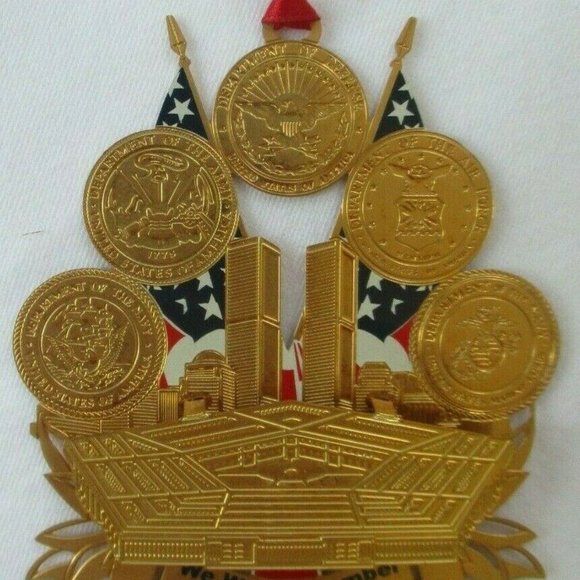 RARE 911 WE WILL REMEMBER SEPTEMBER 11, 2001 CHRISTMAS ORNAMENT in box - Picture 4 of 9